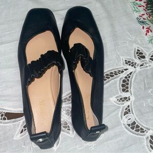 La CANADIENNE Black Leather Flats